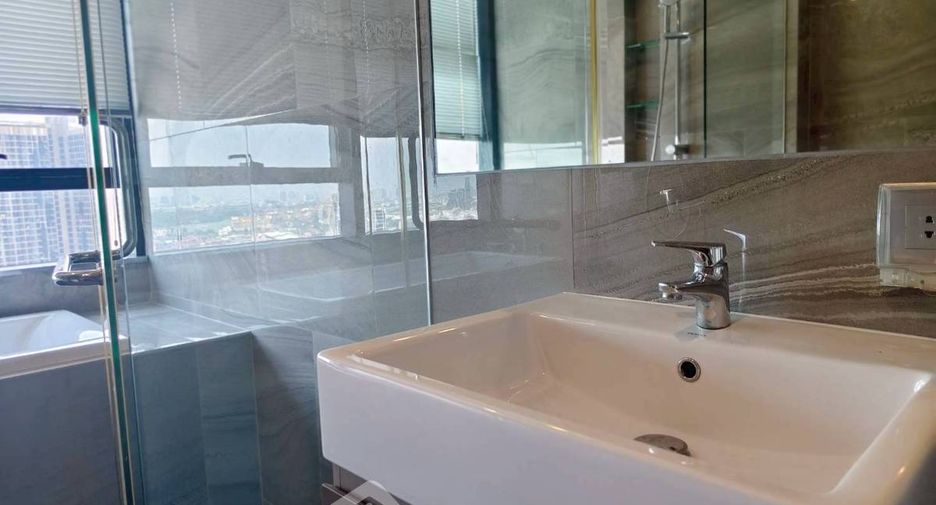 For rent 1 bed condo in Khlong Toei, Bangkok