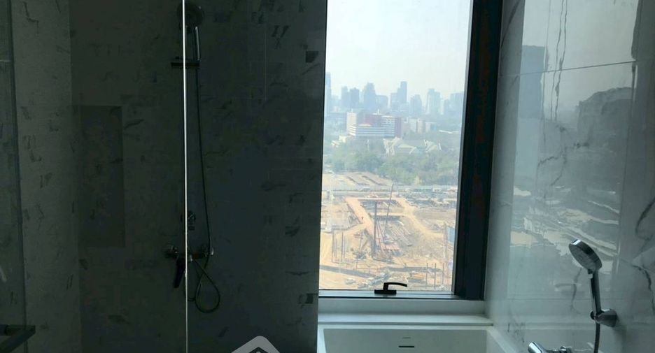 For rent 3 bedrooms condo in Khlong Toei, Bangkok