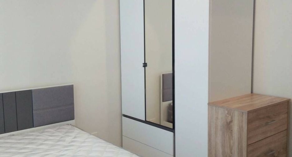 À louer 2 chambres condo à Huai Khwang, Bangkok