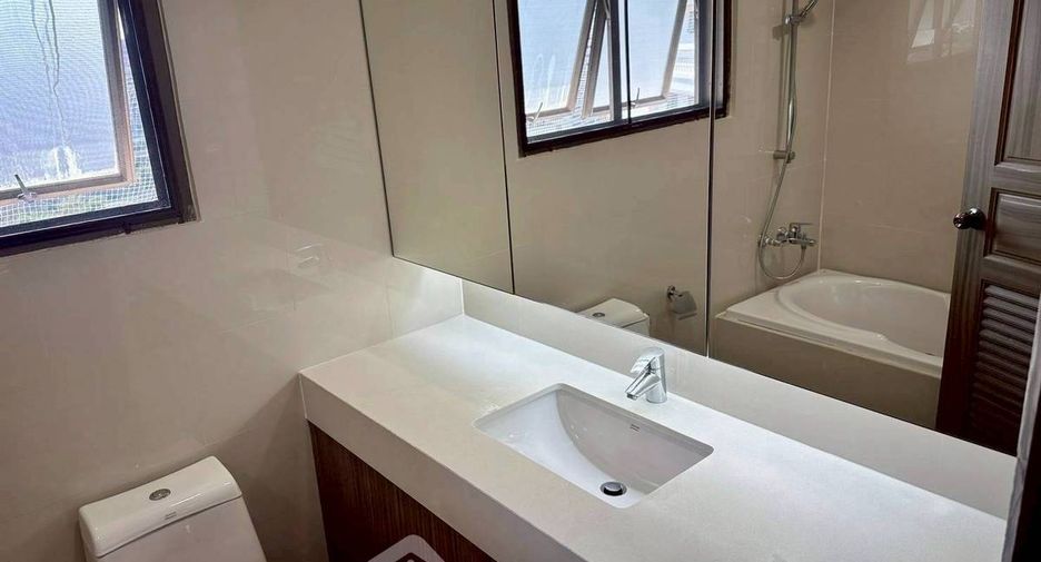 Apartment zur Miete mit 3 Zimmer in Watthana, Bangkok