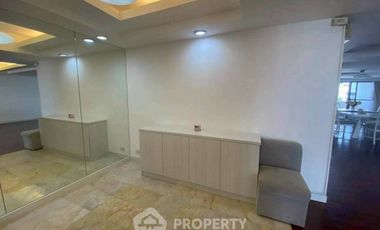 À louer 4 chambres appartement à Watthana, Bangkok