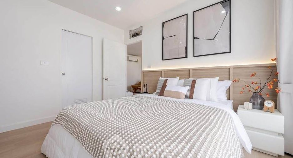 For sale 2 bedrooms condo in Khlong Toei, Bangkok