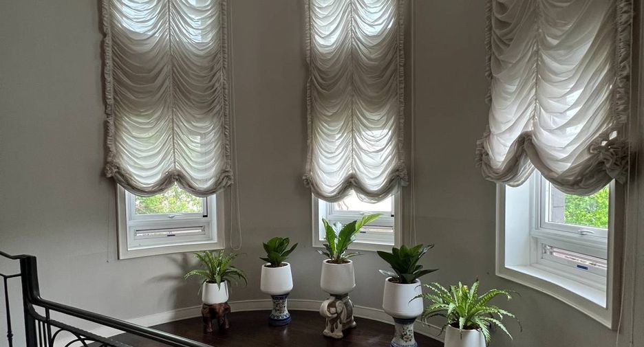 For sale 5 bedrooms house in Taling Chan, Bangkok