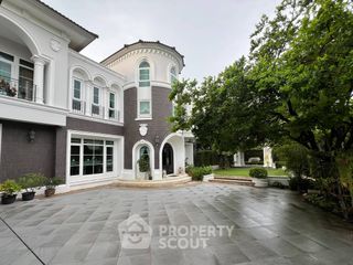 For sale 5 bedrooms house in Taling Chan, Bangkok