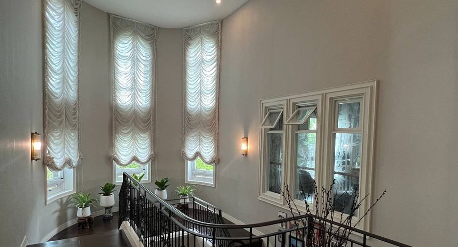 For sale 5 bedrooms house in Taling Chan, Bangkok