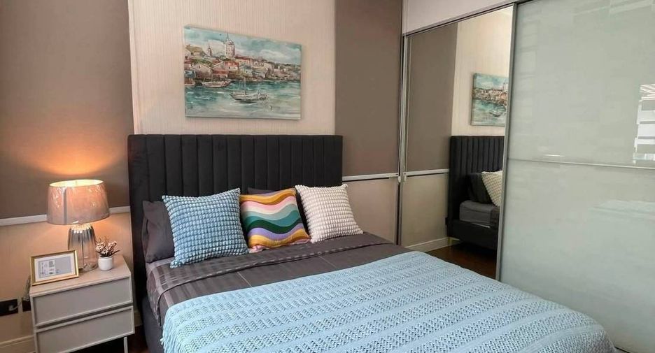 For rent 4 bedrooms house in Bang Kapi, Bangkok