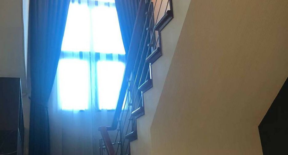 For sale 4 bedrooms house in Lat Krabang, Bangkok