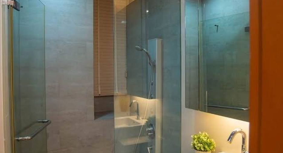 Condo en venta de 2 habitaciones en Khlong Toei, Bangkok
