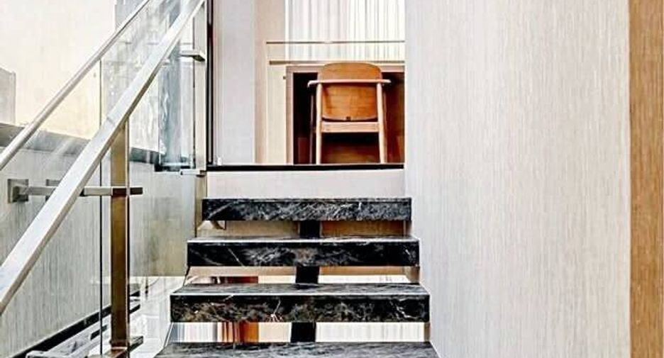 For sale 2 bedrooms condo in Khlong Toei, Bangkok