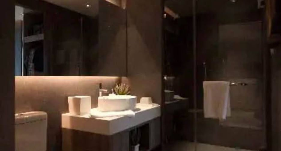 For sale 1 bed condo in Khlong Toei, Bangkok
