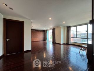 For sale 3 bedrooms condo in Watthana, Bangkok