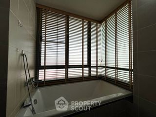 For sale 3 bedrooms condo in Watthana, Bangkok