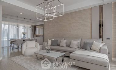 For sale 3 bedrooms condo in Watthana, Bangkok