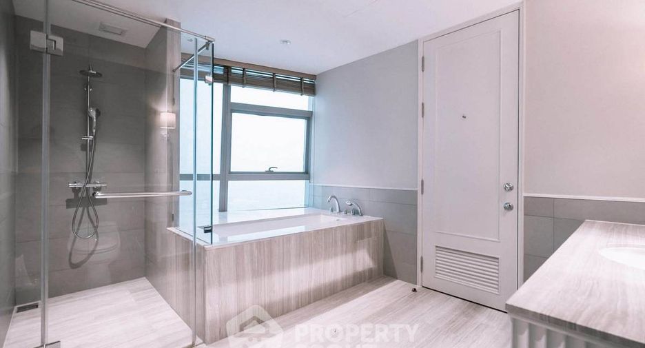 Apartamento en alquiler de 3 habitaciones en Pathum Wan, Bangkok