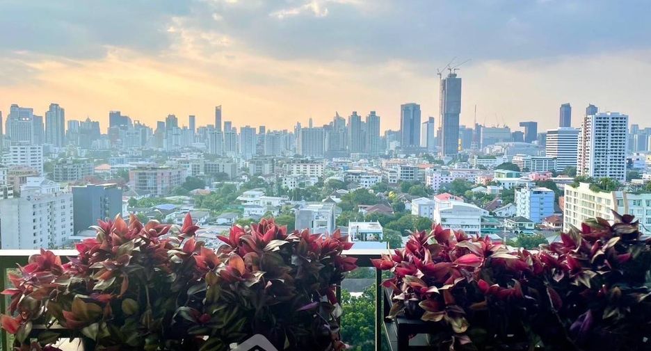 For sale 2 ベッドルーム condo in Watthana, Bangkok