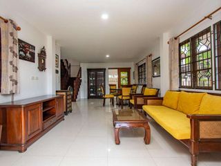 For sale 4 bedrooms house in Mueang Chiang Mai, Chiang Mai