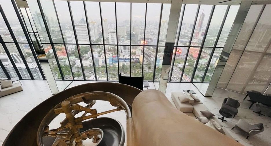 À louer studio condo à Huai Khwang, Bangkok