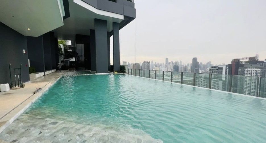 À louer studio condo à Huai Khwang, Bangkok