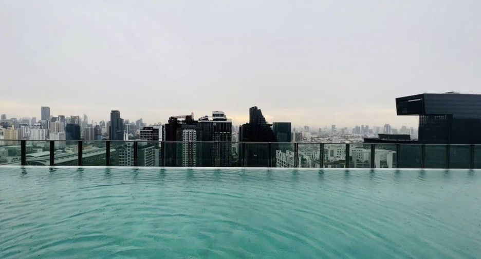 À louer studio condo à Huai Khwang, Bangkok