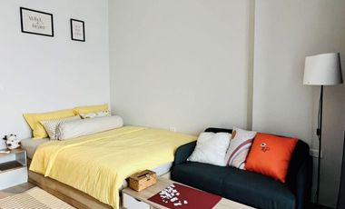 À louer studio condo à Huai Khwang, Bangkok