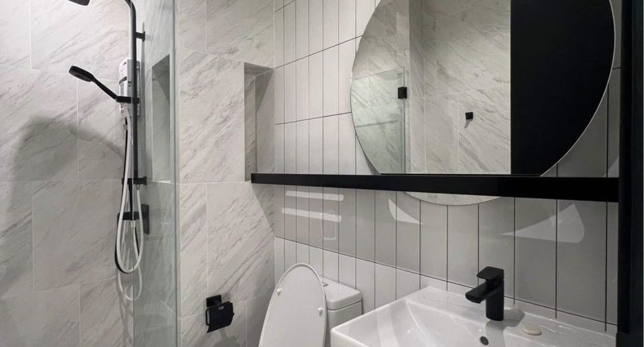 For rent studio condo in Khlong San, Bangkok