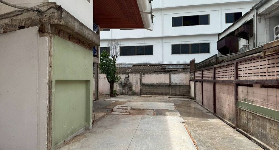 Haus zur Miete mit Studio in Watthana, Bangkok