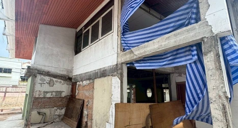 Haus zur Miete mit Studio in Watthana, Bangkok
