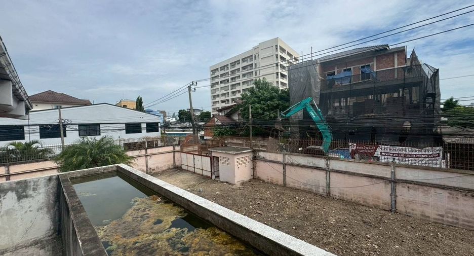 Haus zur Miete mit Studio in Watthana, Bangkok