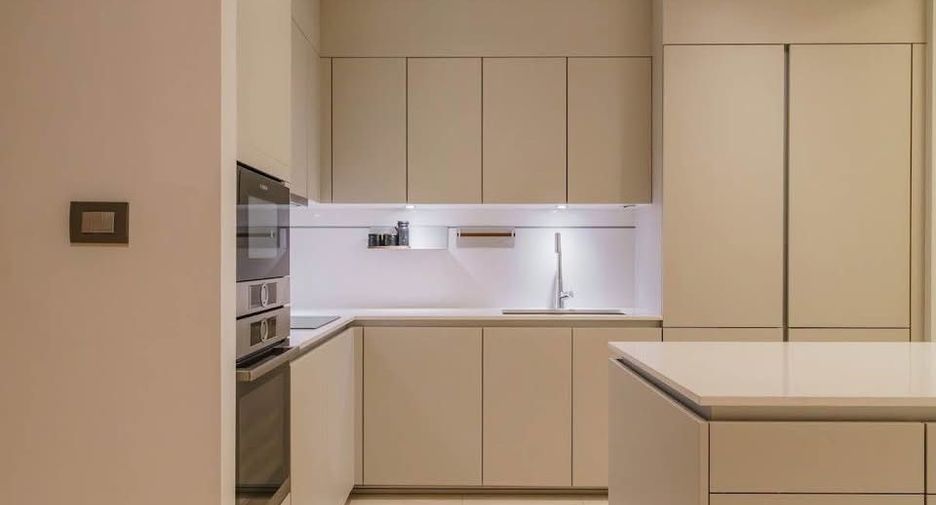 For rent and for sale 2 bedrooms condo in Pathum Wan, Bangkok