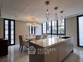Reihenhaus zum Kauf mit 4 Zimmer in Watthana, Bangkok