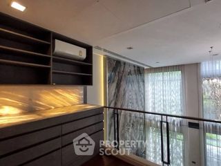 Reihenhaus zum Kauf mit 4 Zimmer in Watthana, Bangkok