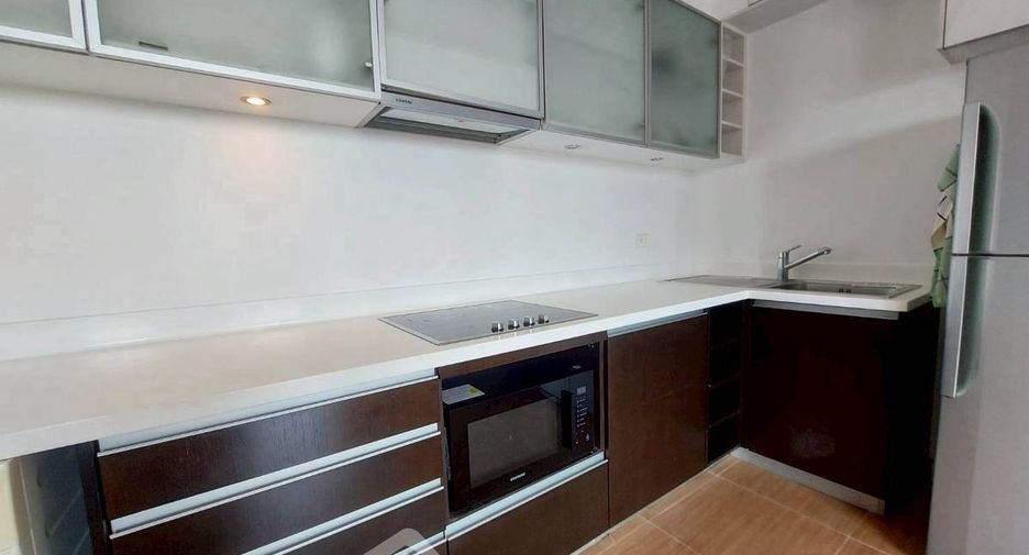 À vendre 2 chambres condo à Yan Nawa, Bangkok