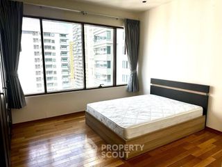 For sale 3 bedrooms condo in Khlong Toei, Bangkok
