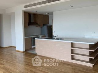For sale 3 bedrooms condo in Khlong Toei, Bangkok