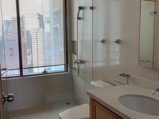 For sale 3 bedrooms condo in Khlong Toei, Bangkok