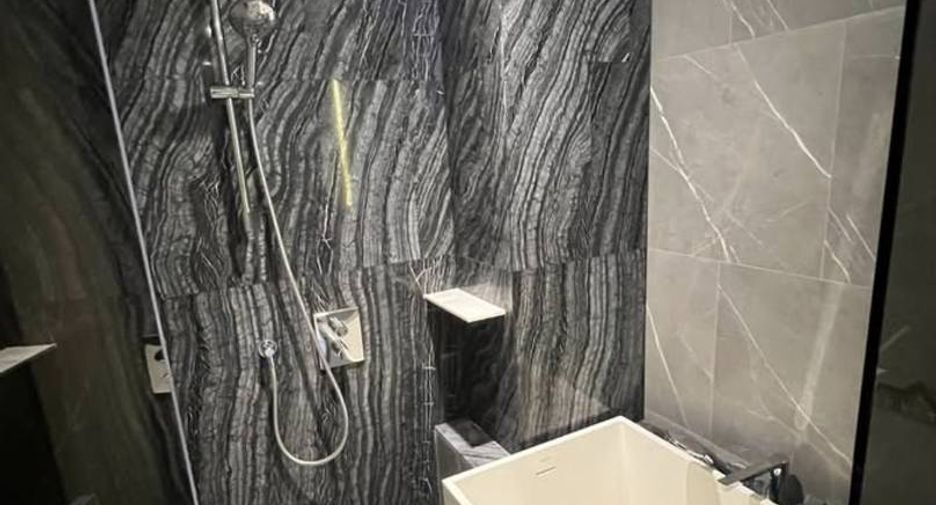 For sale 1 bed condo in Watthana, Bangkok