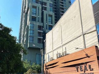 For sale 2 bedrooms condo in Khlong San, Bangkok