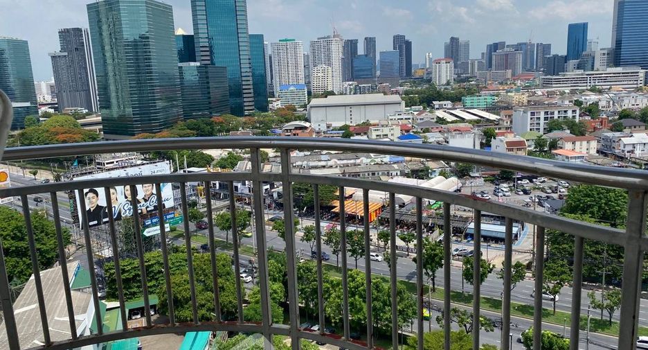 For rent 2 bedrooms condo in Chatuchak, Bangkok