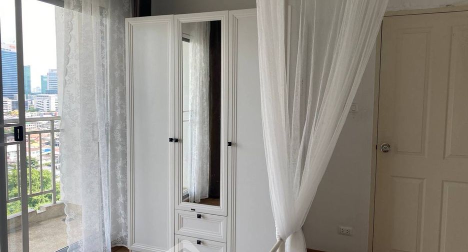 For rent 2 bedrooms condo in Chatuchak, Bangkok