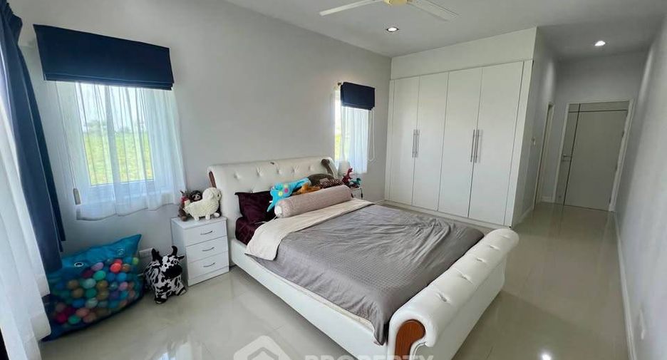 For rent 5 bedrooms villa in Bang Lamung, Chonburi