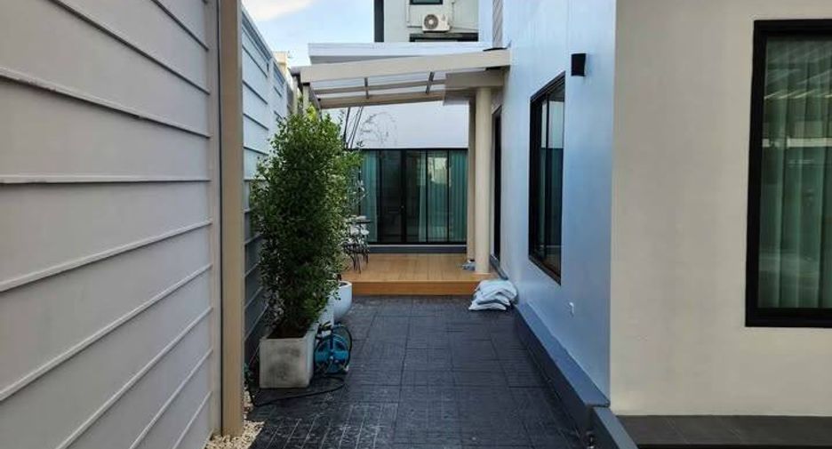 Reihenhaus zur Miete mit 4 Zimmer in Suan Luang, Bangkok