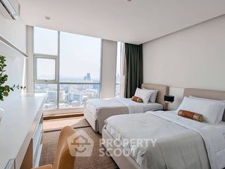 For rent 3 bedrooms condo in Sathon, Bangkok