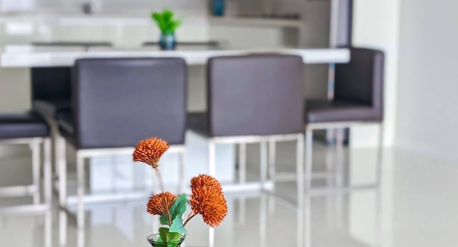 Condo en alquiler de 3 habitaciones en Sathon, Bangkok