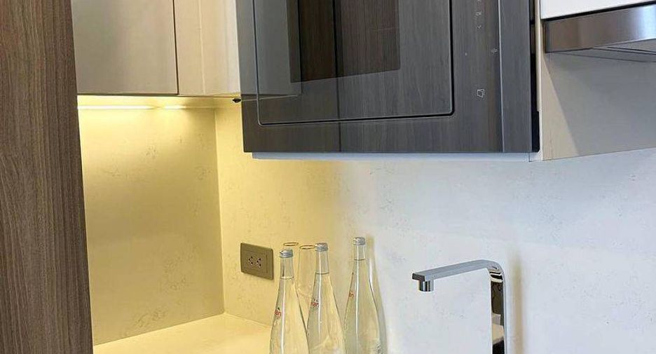 Condo en alquiler de 1 habitaciones en Khlong Toei, Bangkok