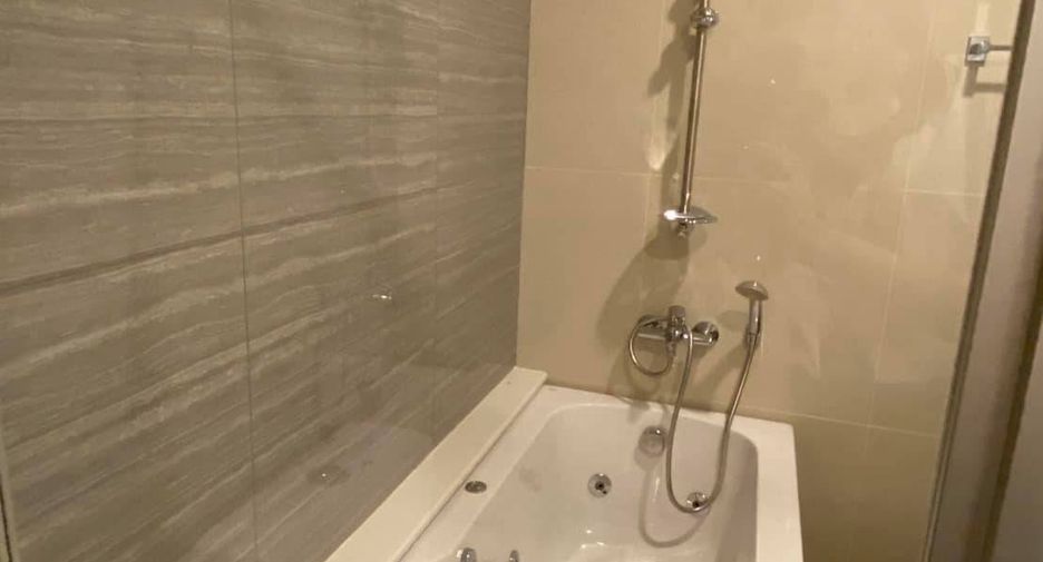 For rent 2 bedrooms condo in Si Racha, Chonburi