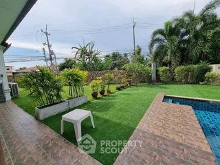 Casa en alquiler de 3 habitaciones en Bang Lamung, Chonburi