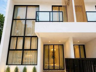 For rent 4 bedrooms townhouse in Bang Lamung, Chonburi