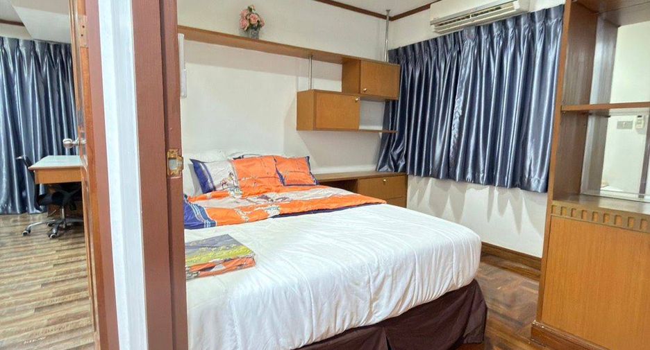 For rent 2 bedrooms condo in Watthana, Bangkok