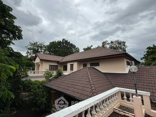 Casa en alquiler de 6 habitaciones en Thawi Watthana, Bangkok