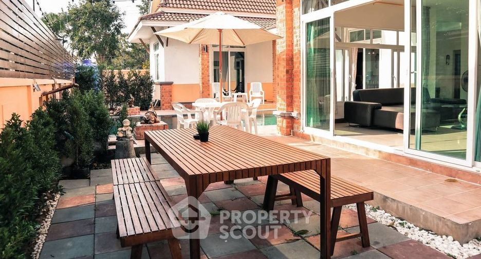 For rent 3 bedrooms villa in Bang Lamung, Chonburi